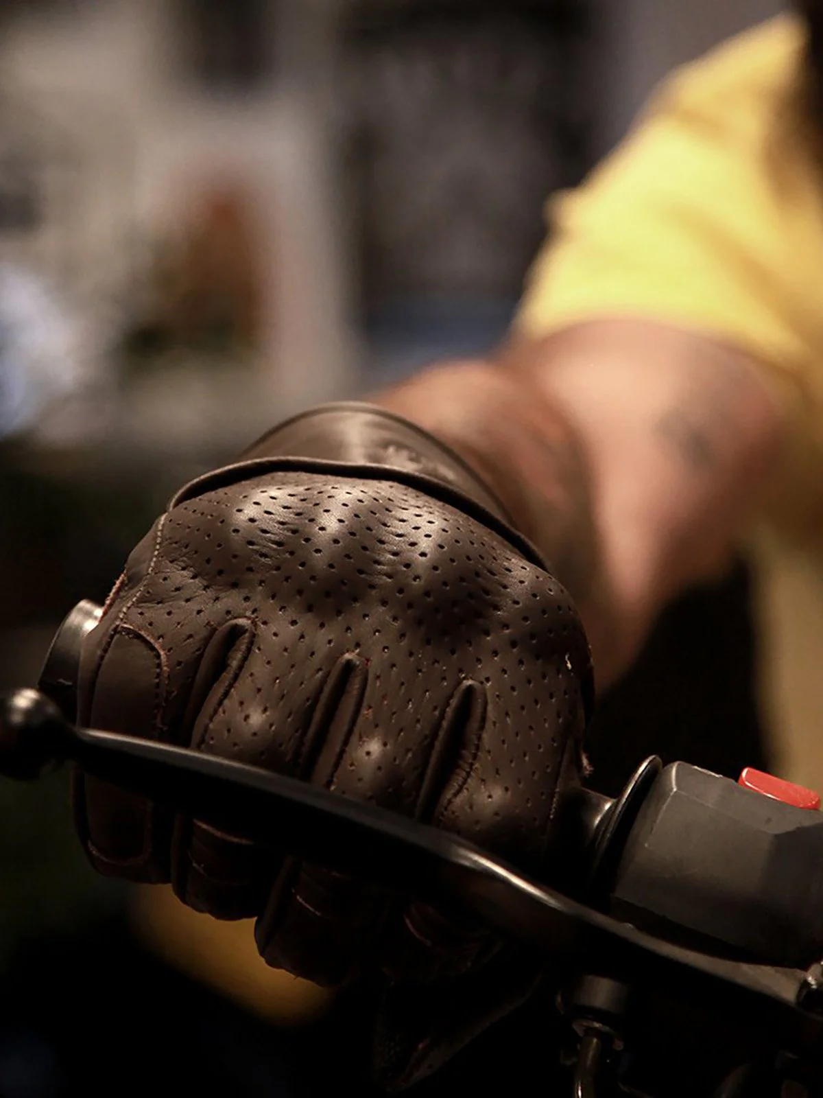 Mutt Vitus Gloves - Image 10